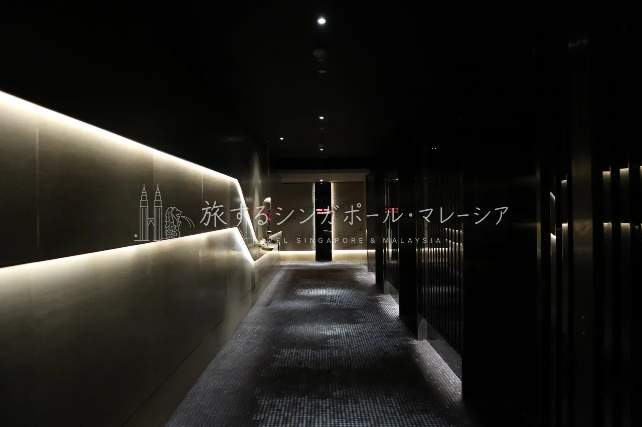 廊下まで雰囲気がすごい