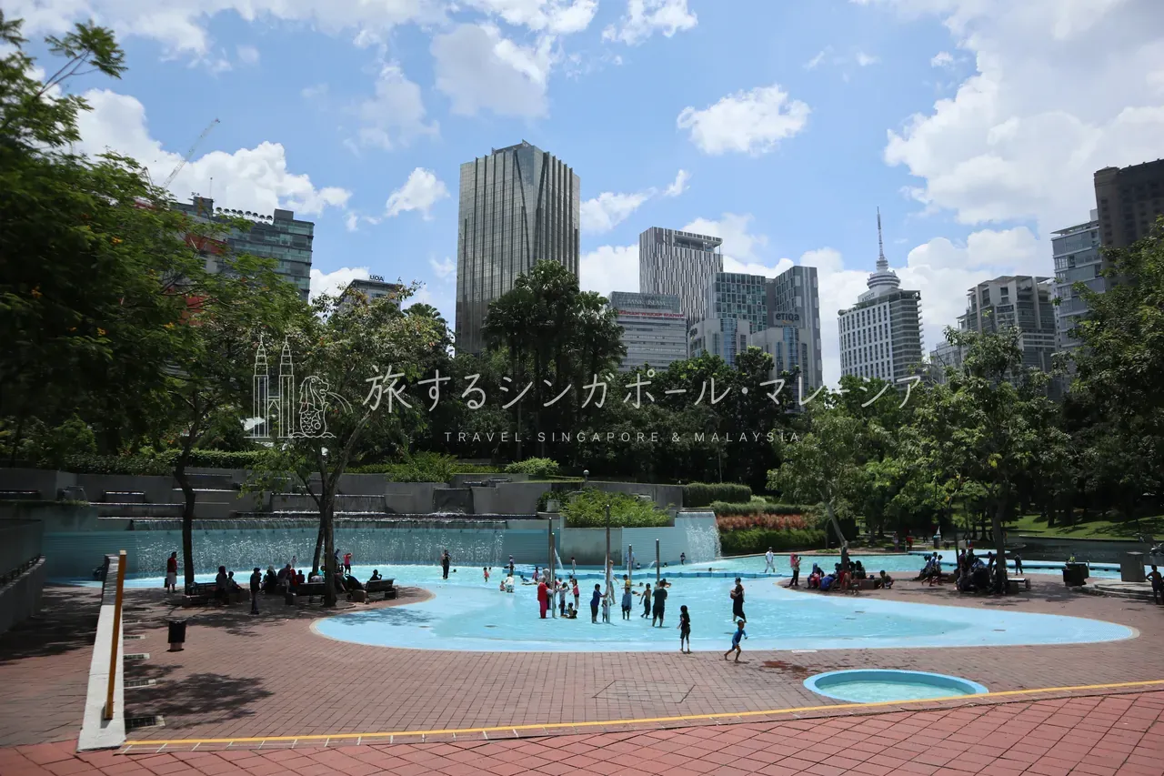 浅い水遊び場