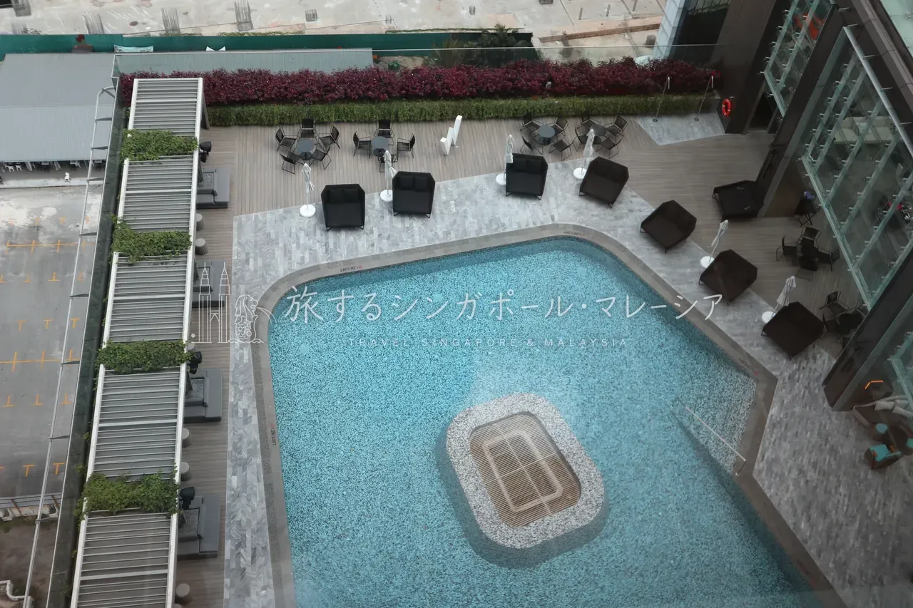 大人向けのプール