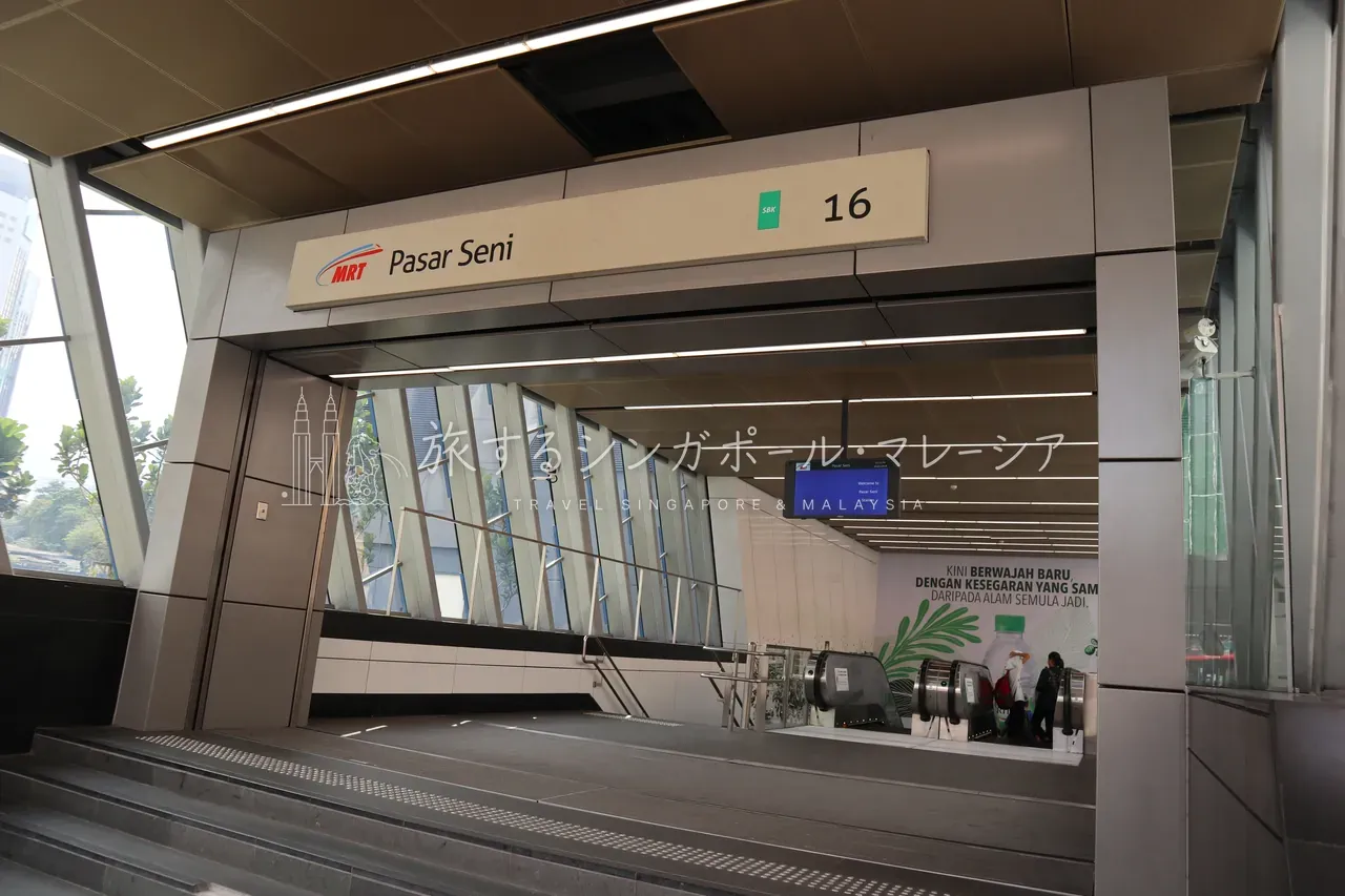 最寄りはPasar Seni駅