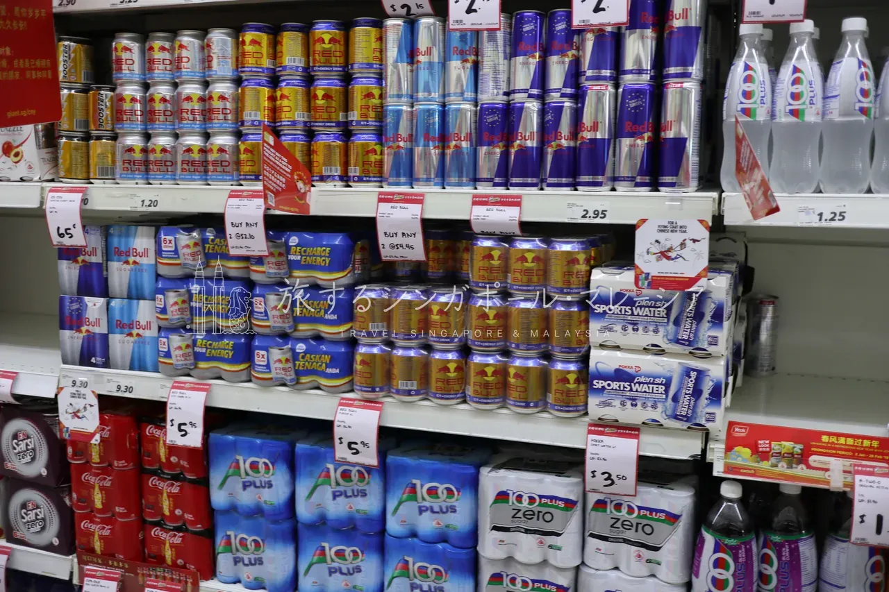 飲料はセット特価が狙い目。ハイネケン6本で1本約240円相当、100plusは24本セットで1本約45円まで下がることも。