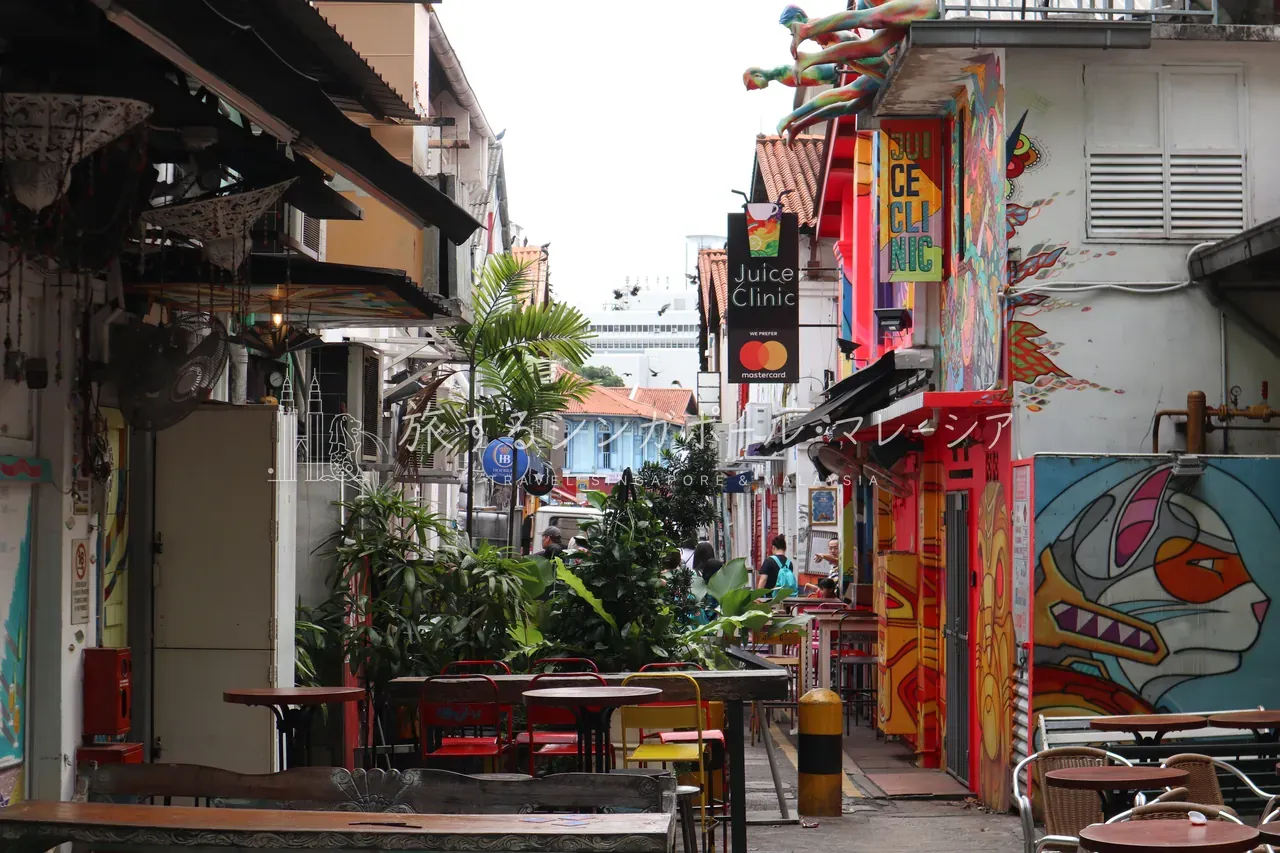 ハジレーン。雰囲気のいいお店が並び、これが目の前というのは本当に便利。