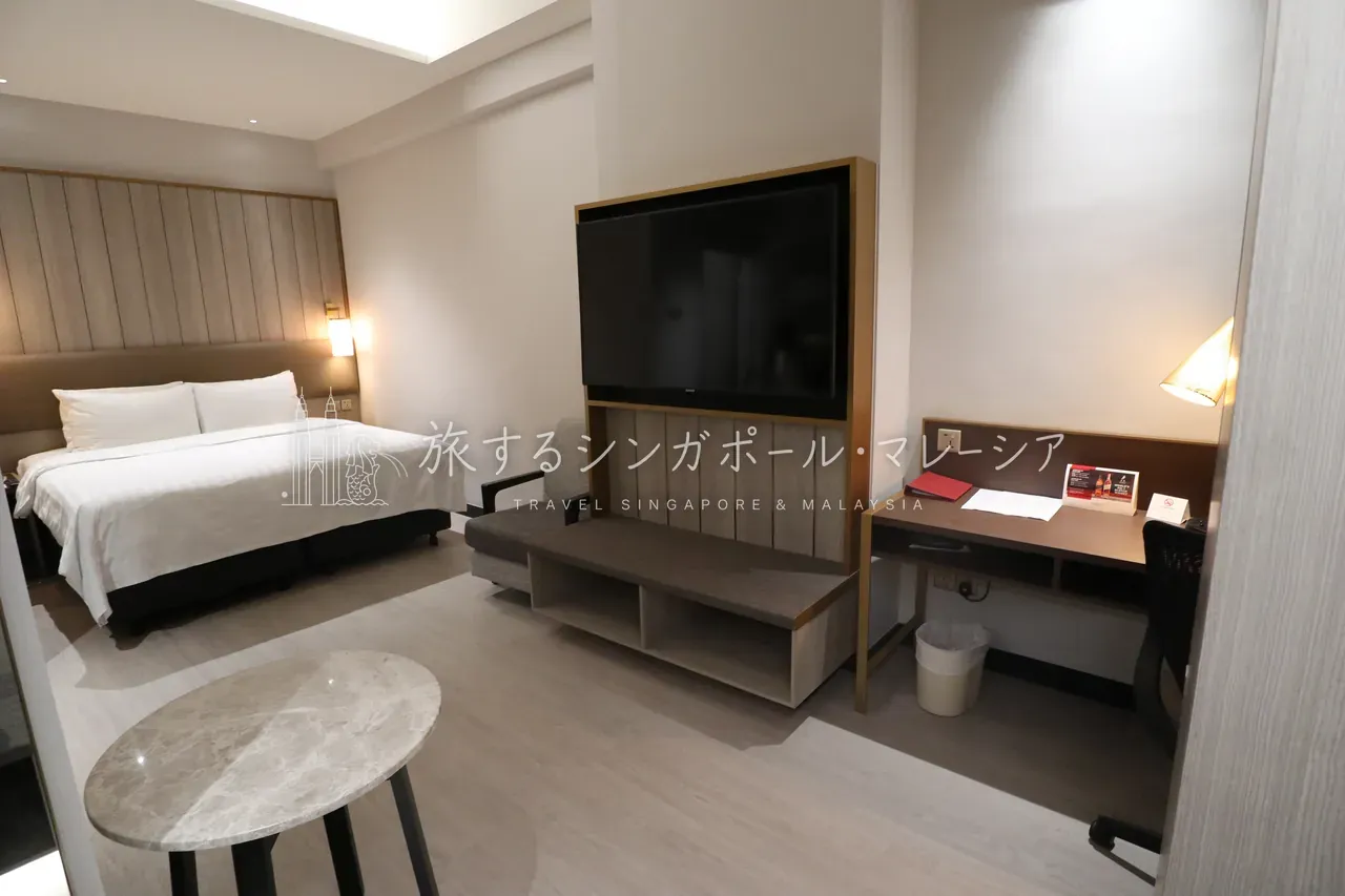 お部屋の全体像。角部屋ゆえやや変則的なレイアウト（普通の部屋はもう少し整っているはず）。