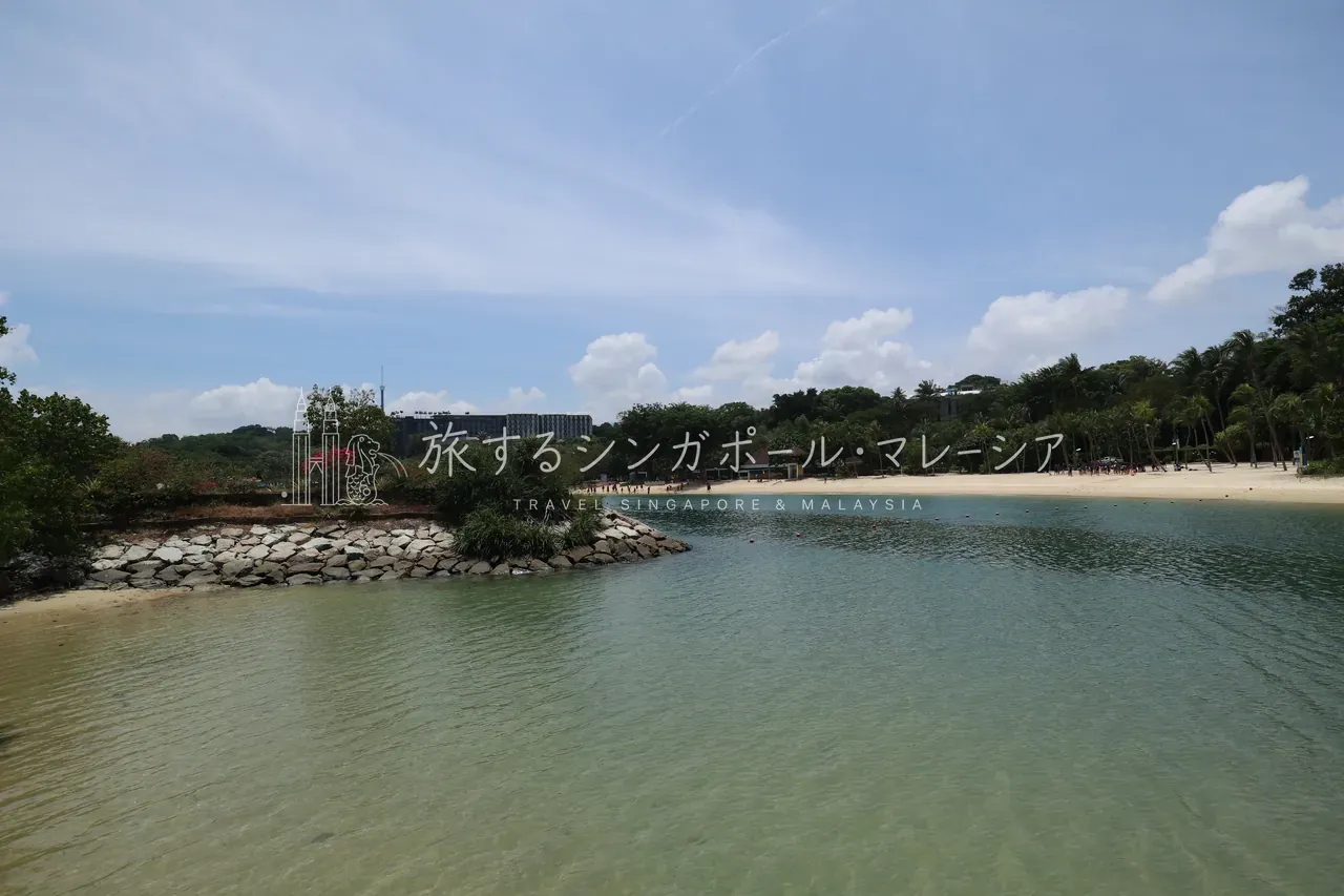 小島と、静かなラグーン