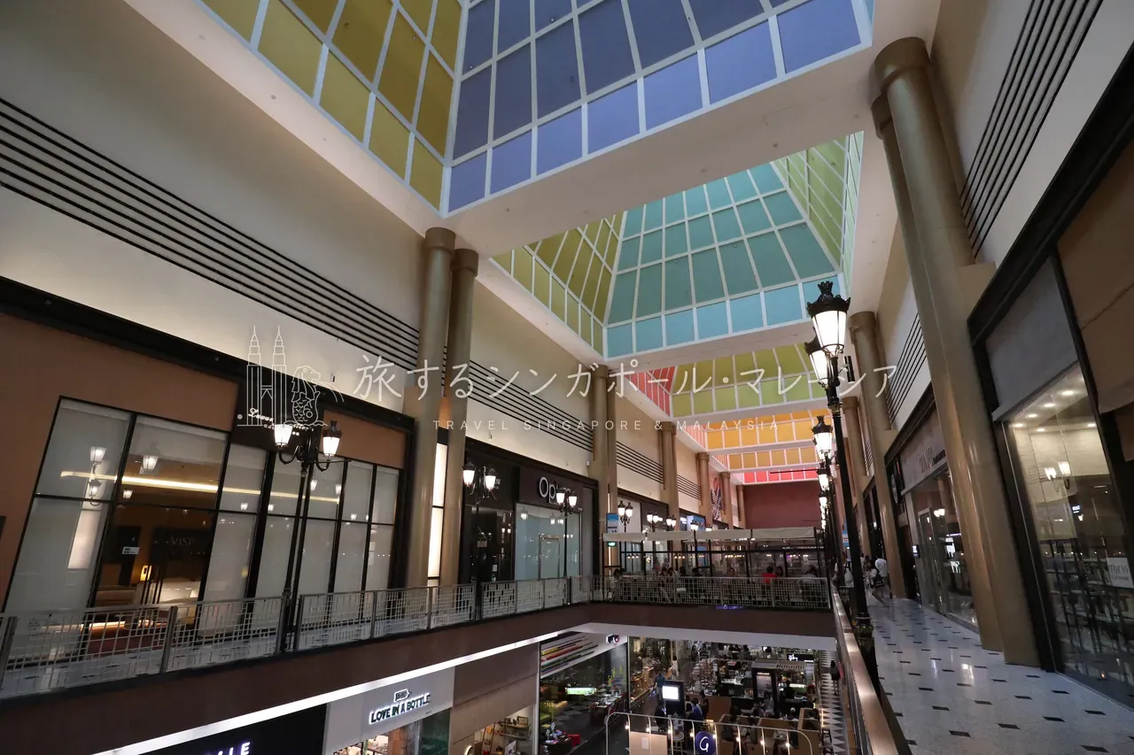 隣はモール直結