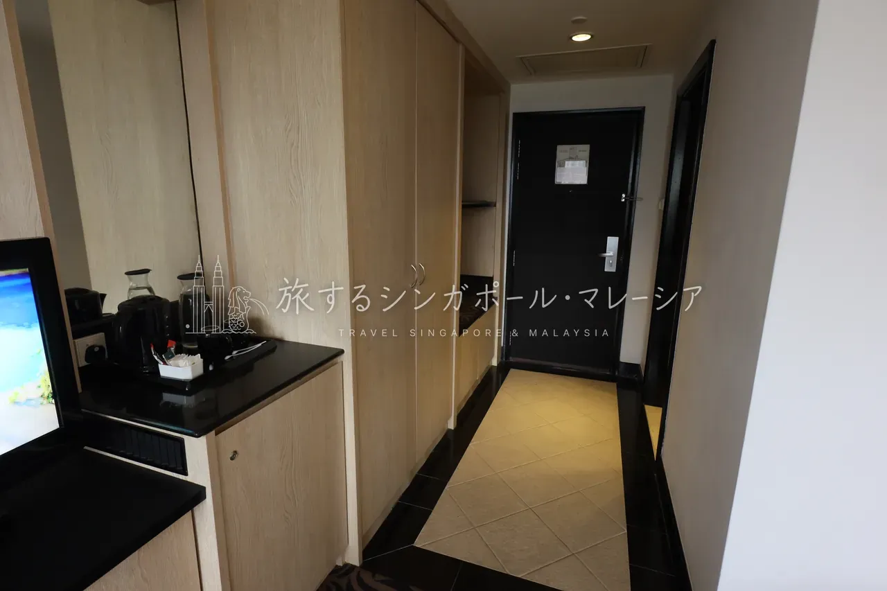 室内のしつらえ。広めの客室で、ゆったり過ごせる。
