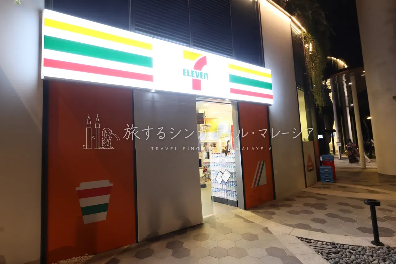 館内にセブンイレブン