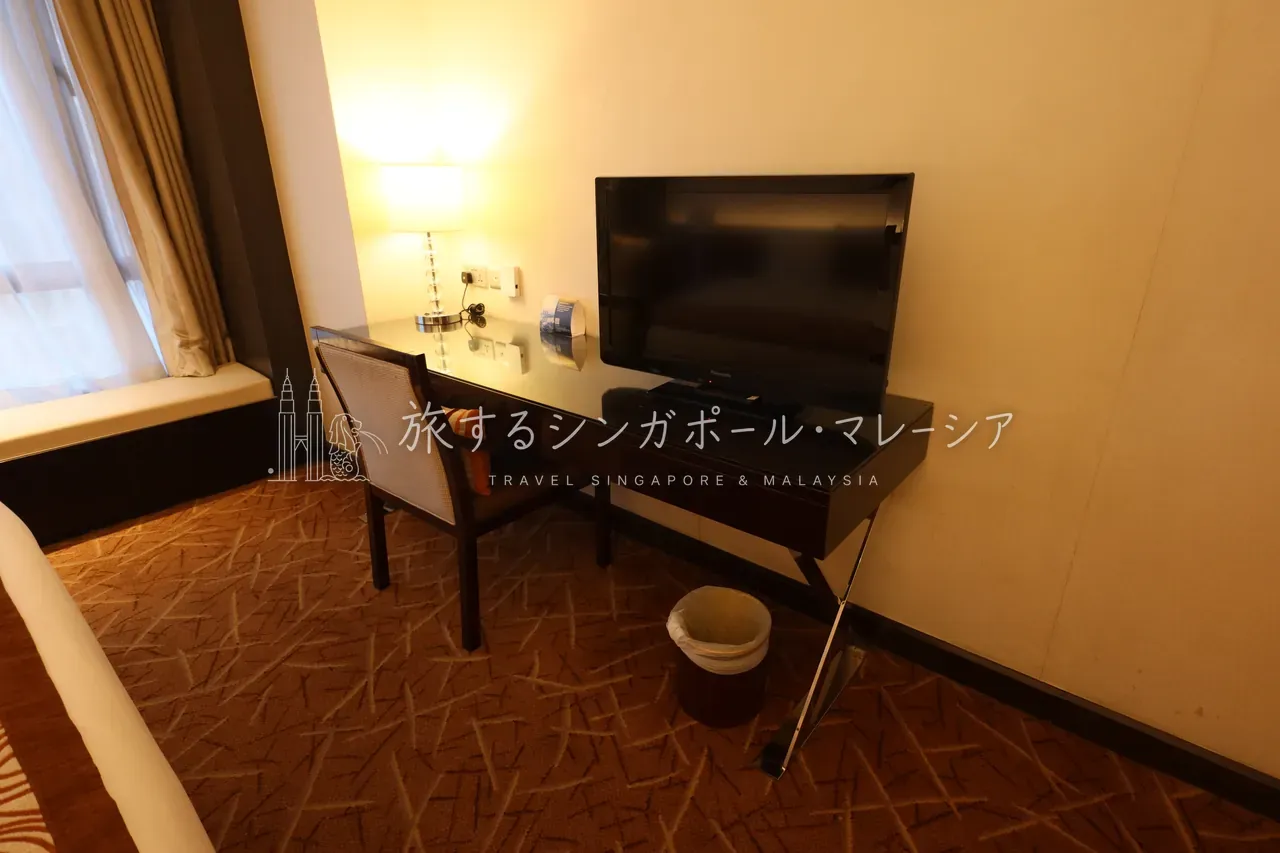 客室まわりの設備。古さはあるものの、必要なものはひと通りそろっています。
