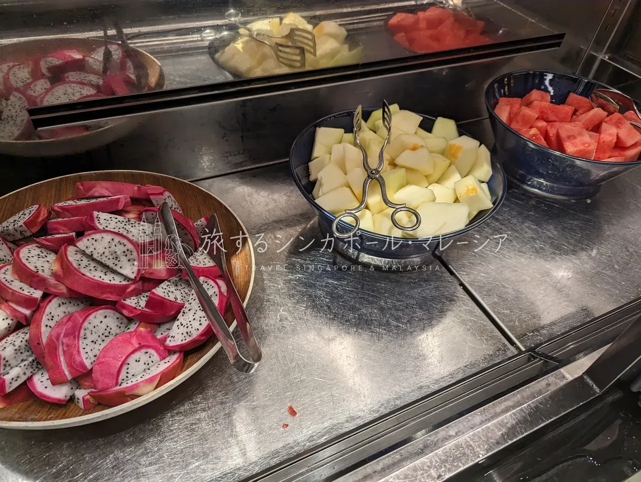 洋食を中心に、温かい料理も。混雑しないので、好きなものを落ち着いて選べます。