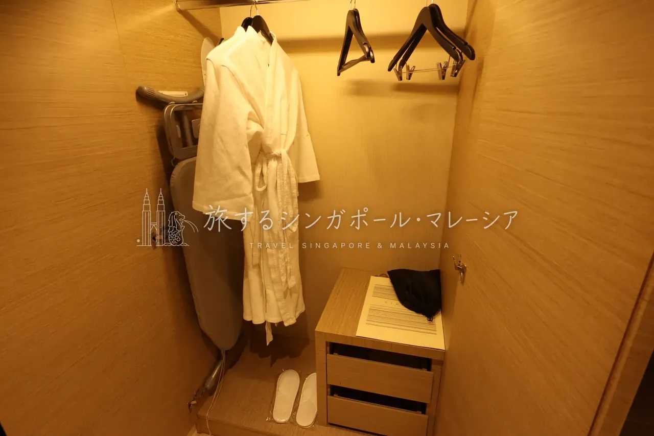 KLタワーを望むプール