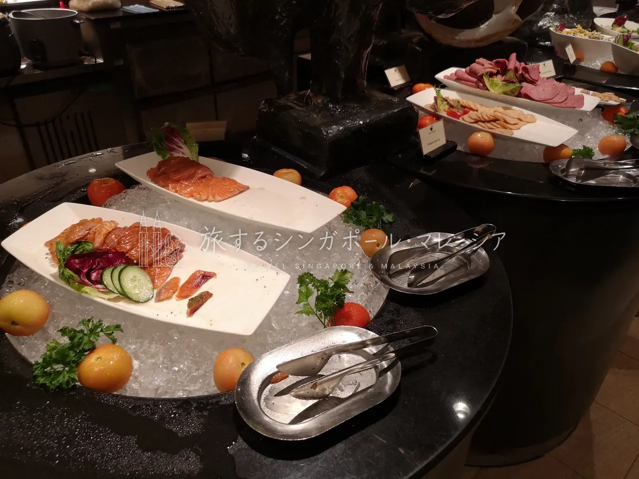 刺身とコールドカットの冷製台