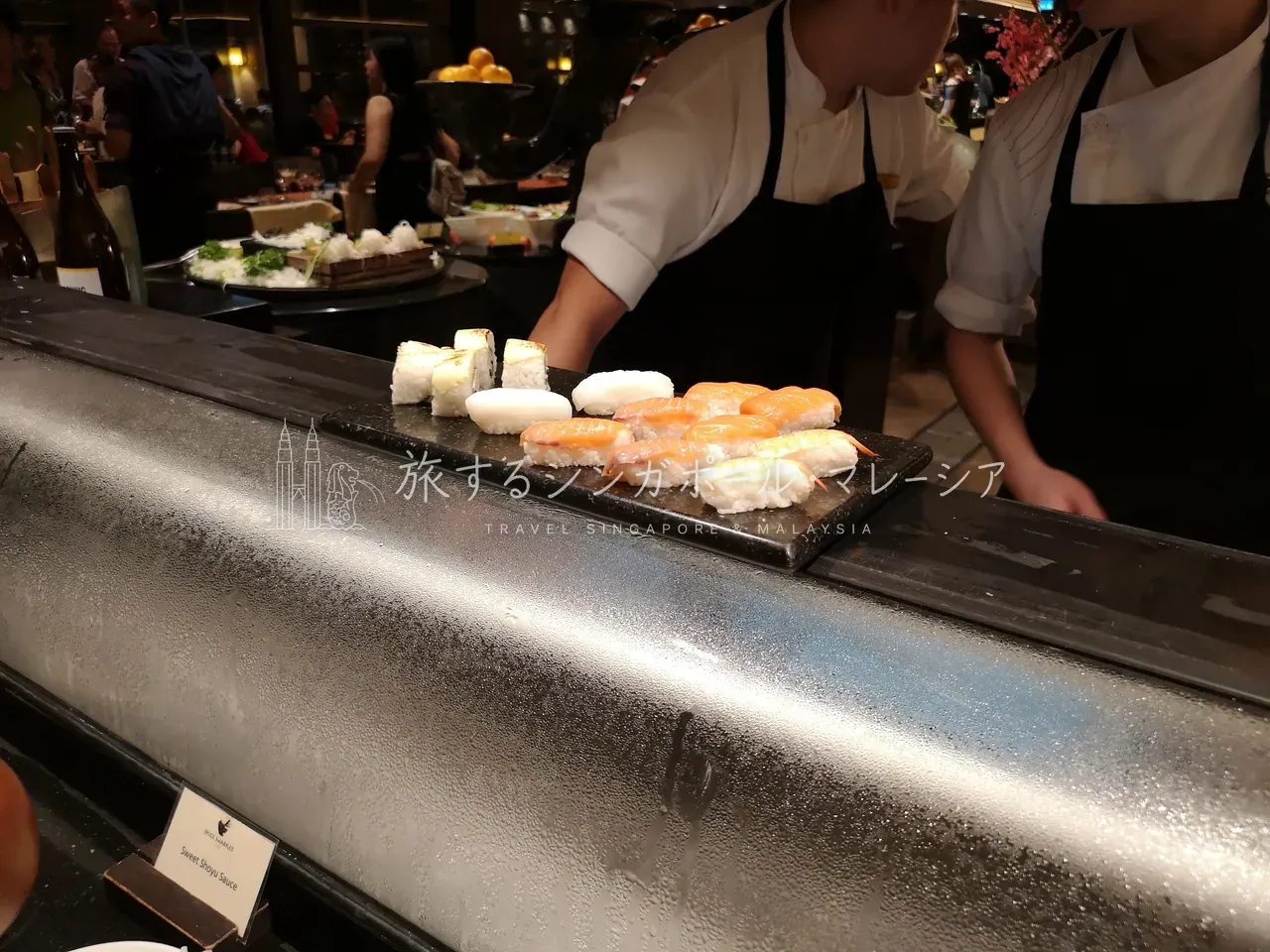 目の前で焼き上げるライブキッチン